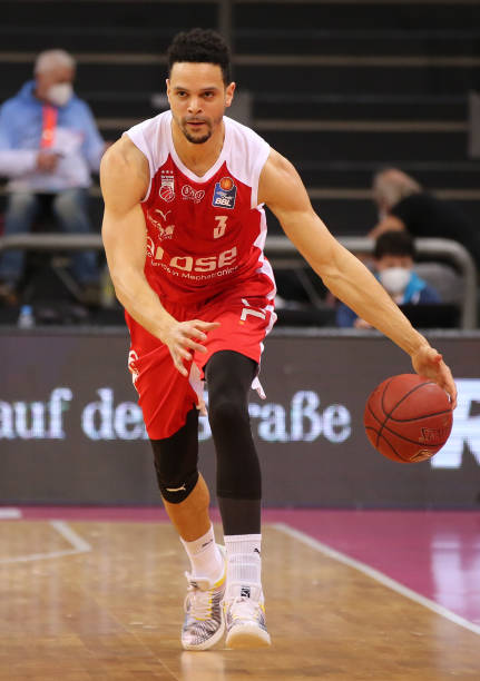 其整体防守 其整体防守